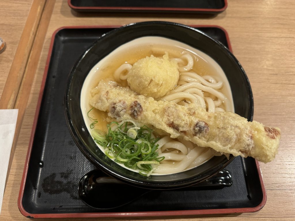 伊吹や製麺で昼食